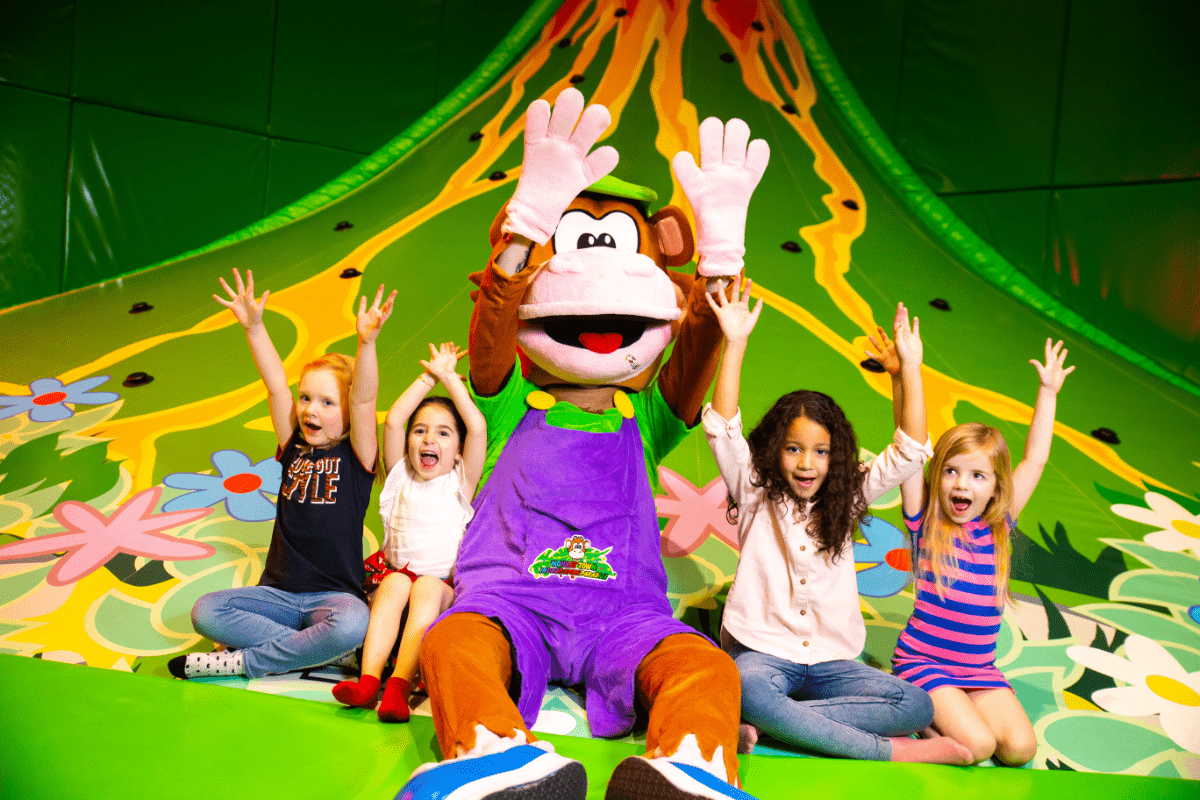 Monkey Town Klimmen Klauteren Kruipen Springen Springkussens Ballenbak